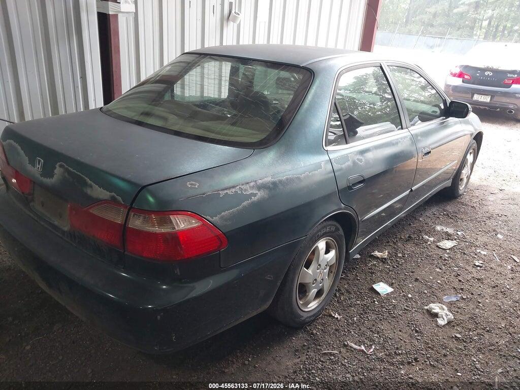 1HGCG5655WA186681 1998 HONDA ACCORD photo no. 4