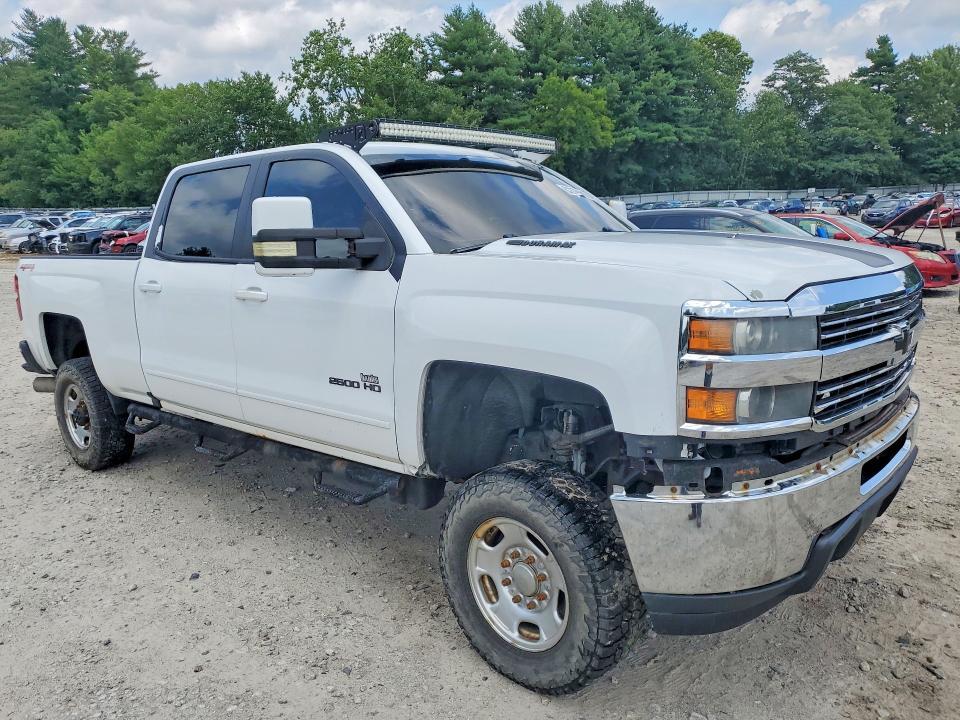 2016 CHEVROLET SILVERADO 2500 HD 4WD 6.6L V8 TDSL — Фото 4 из 12