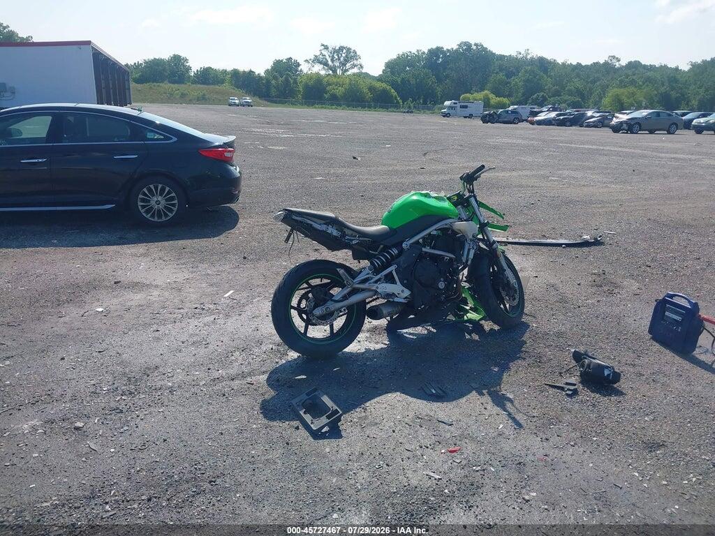 JKAEXEC119DA34891 2009 KAWASAKI EX650 photo no. 4
