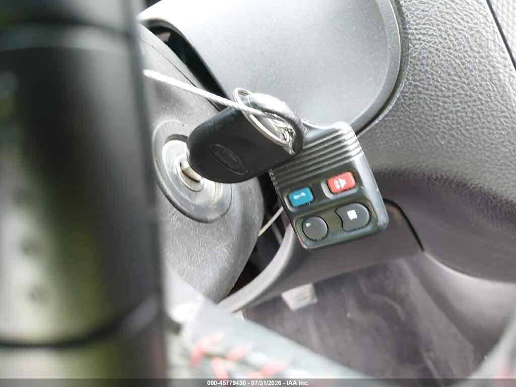 1FAFP38Z06W134142 2006 FORD FOCUS photo no. 11