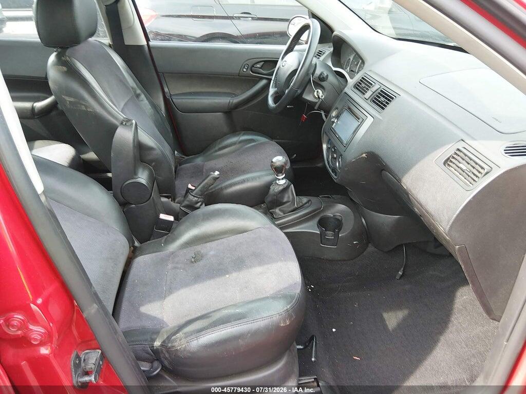 1FAFP38Z06W134142 2006 FORD FOCUS photo no. 5