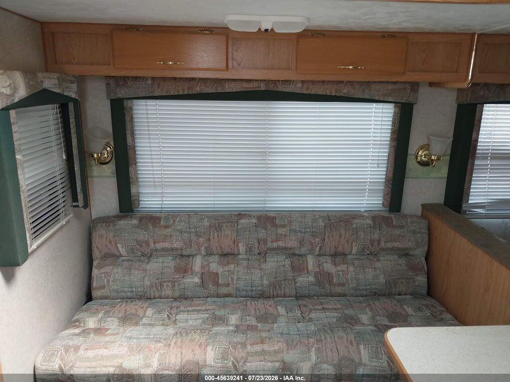 1K52KBM2X32021577 2003 KOMFORT TRAILBLAZER 27S photo no. 5