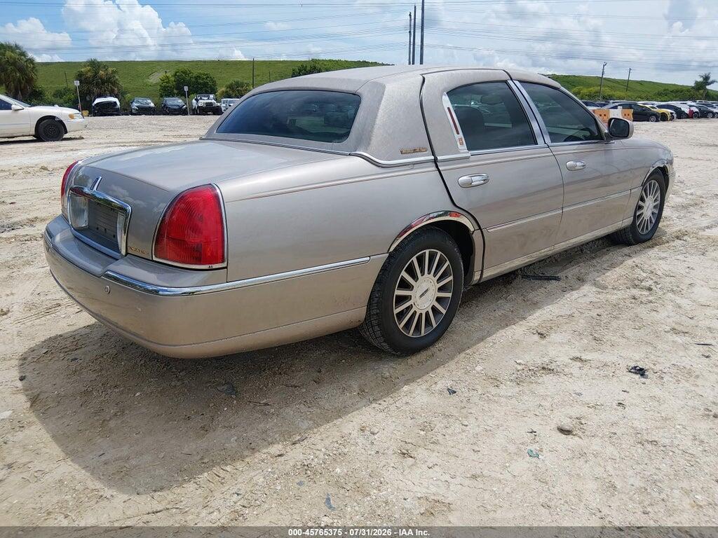 1LNHM82W83Y672185 2003 LINCOLN TOWN CAR photo no. 4