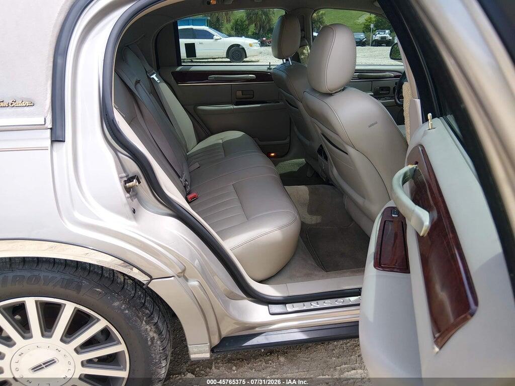 1LNHM82W83Y672185 2003 LINCOLN TOWN CAR photo no. 8