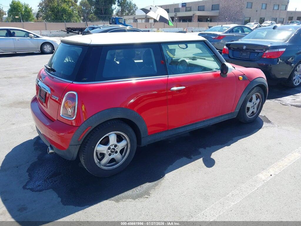WMWMF33559TW72136 2009 MINI COOPER photo no. 4