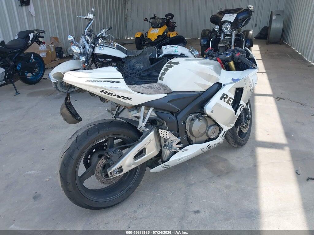 JH2PC37026M305845 2006 HONDA CBR600 photo no. 4