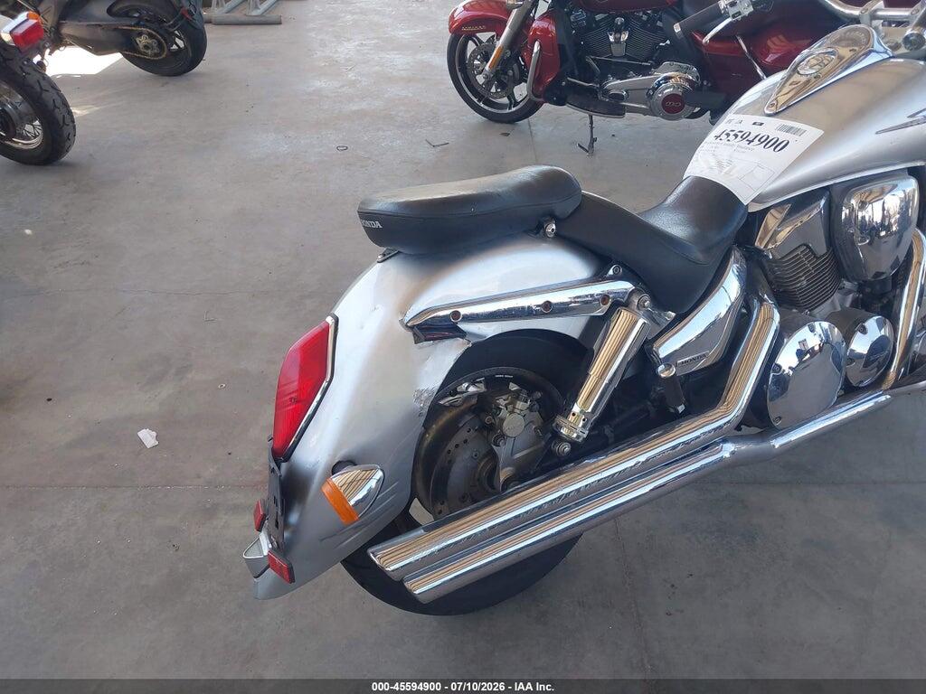 1HFSC52626A307547 2006 HONDA VTX1300 photo no. 4
