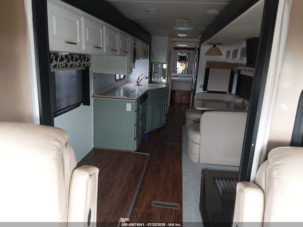 4VZBN24983C044330 2003 SPARTAN MOTORS MOTORHOME photo no. 8