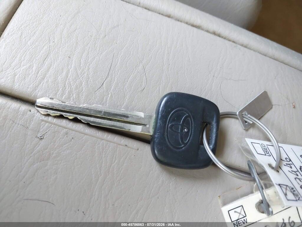 JTEGF21A330107446 2003 TOYOTA HIGHLANDER photo no. 11