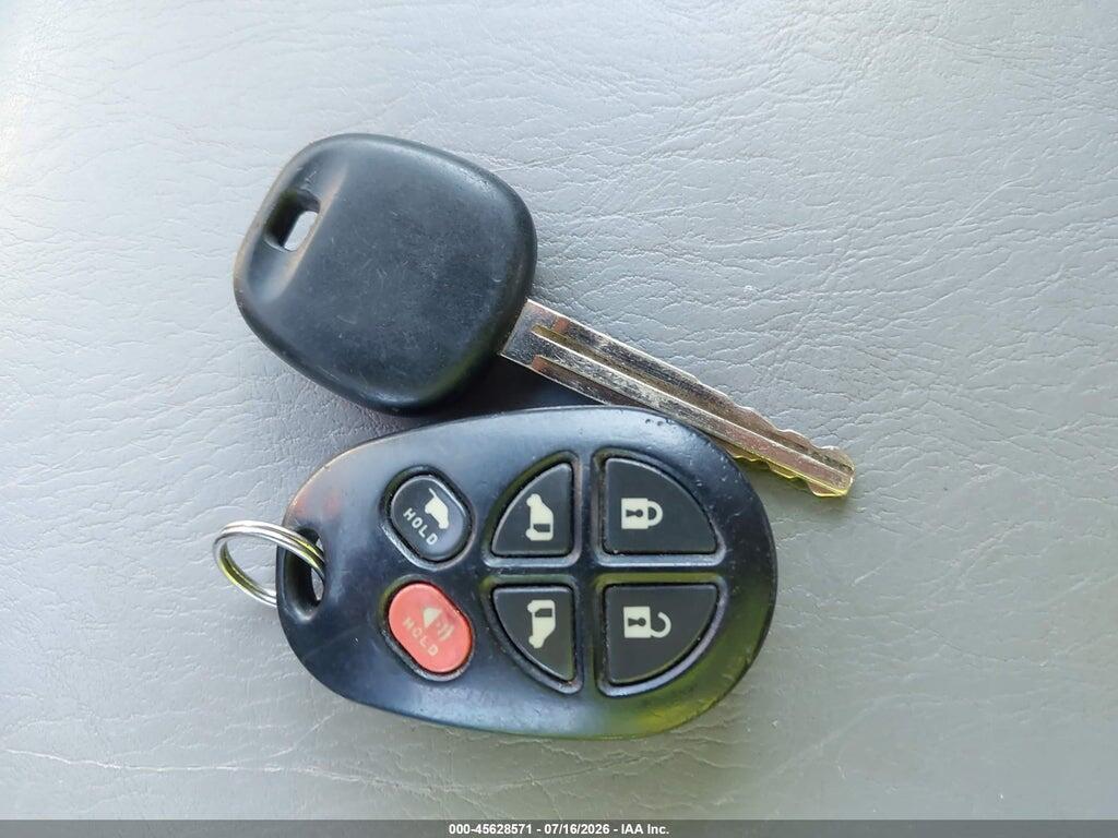 5TDBK22C69S027588 2009 TOYOTA SIENNA photo no. 11
