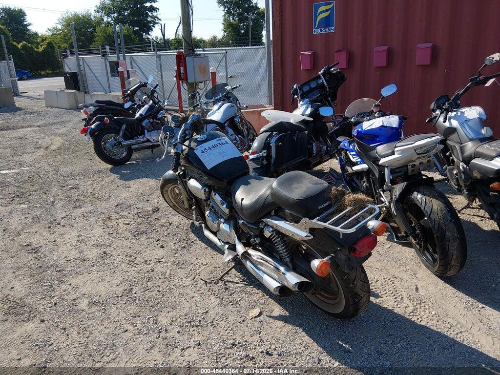 JH2RC4305RM004740 1994 HONDA VF750 photo no. 3