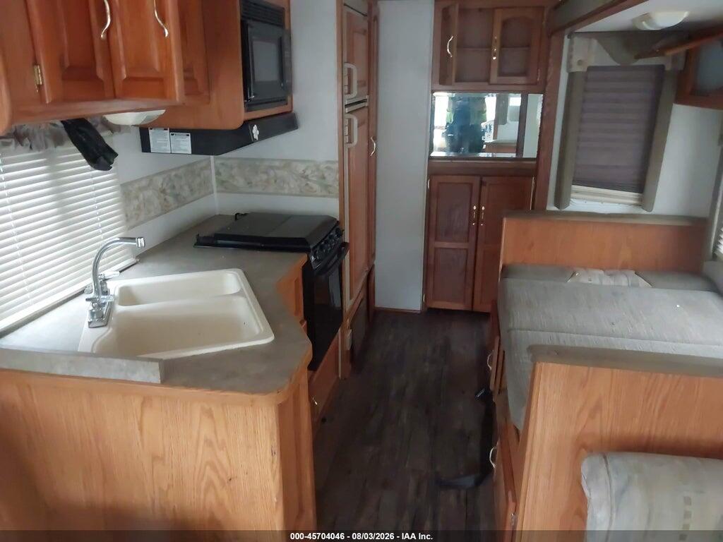 5B4MP67G133370045 2003 WORKHORSE CUSTOM CHASSIS MOTORHOME CHASSIS photo no. 8