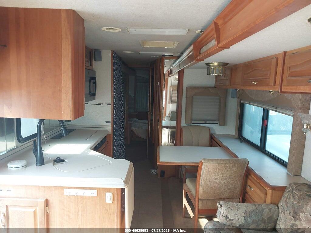 5B4MP67G233376372 2003 WORKHORSE CUSTOM CHASSIS MOTORHOME CHASSIS photo no. 8