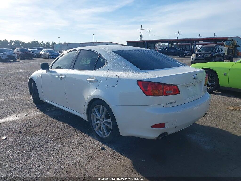JTHBK262X62013275 2006 LEXUS IS 250 photo no. 3