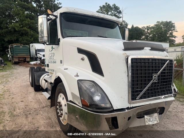4V4NC9EJ69N285472 2009 VOLVO VN photo no. 1