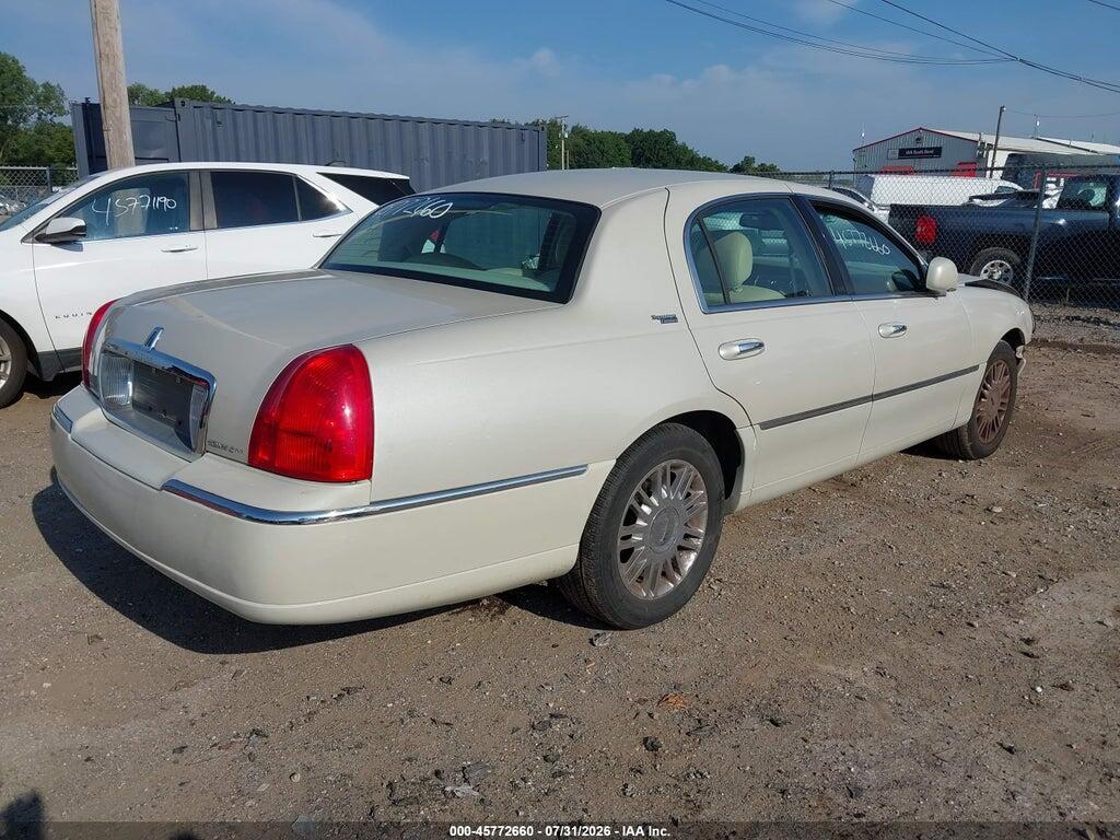 1LNHM82VX6Y630158 2006 LINCOLN TOWN CAR photo no. 4