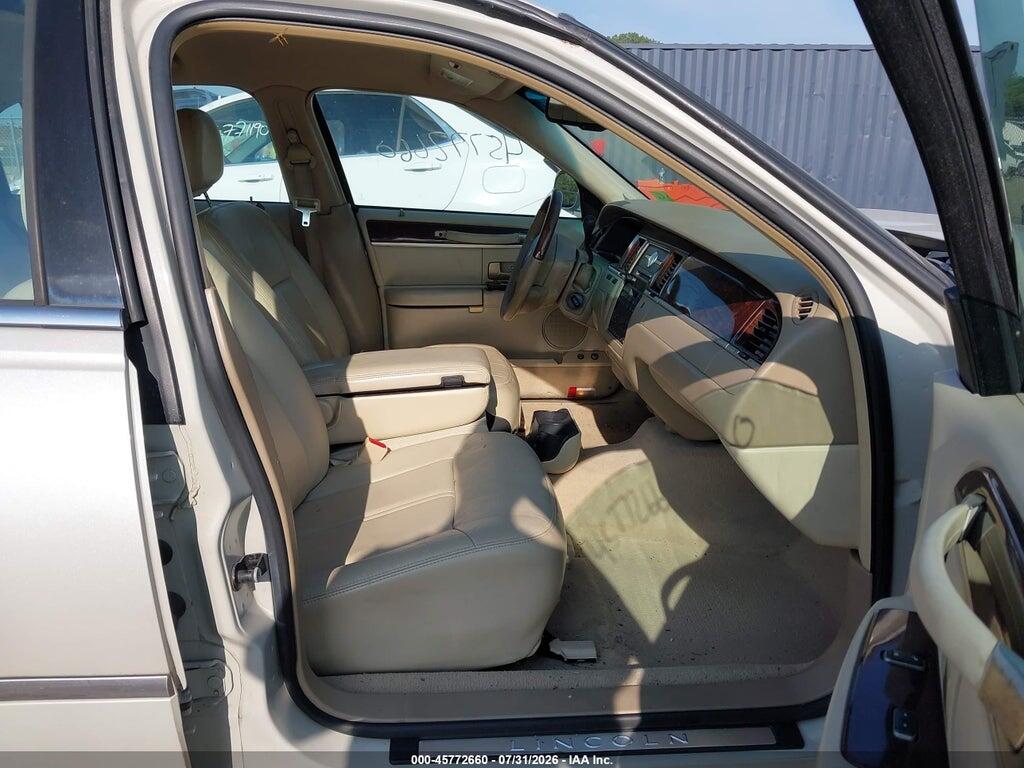 1LNHM82VX6Y630158 2006 LINCOLN TOWN CAR photo no. 5