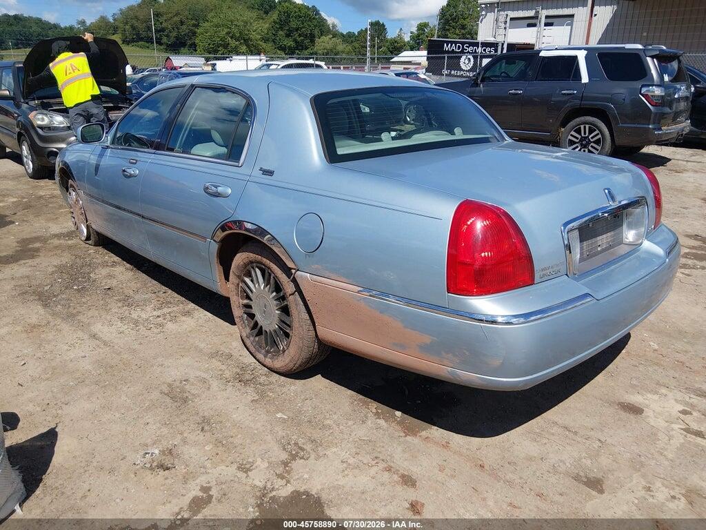 1LNHM82VX6Y629608 2006 LINCOLN TOWN CAR photo no. 3
