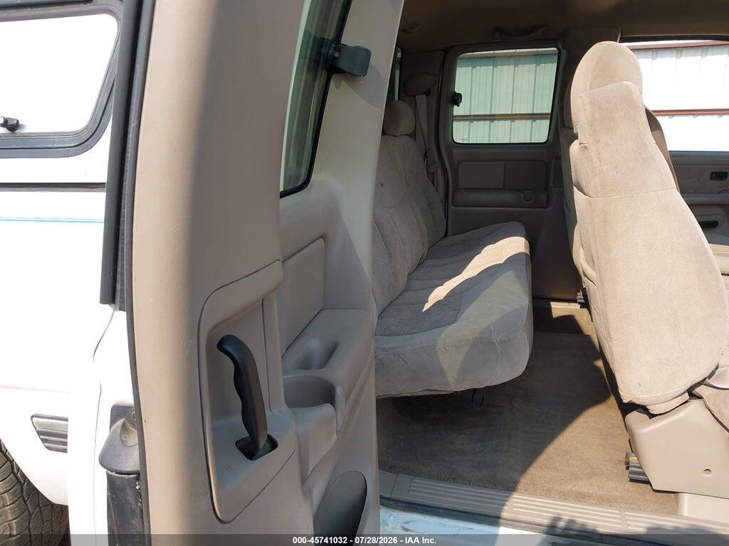 2GCEK19T721137060 2002 CHEVROLET SILVERADO 1500 photo no. 8