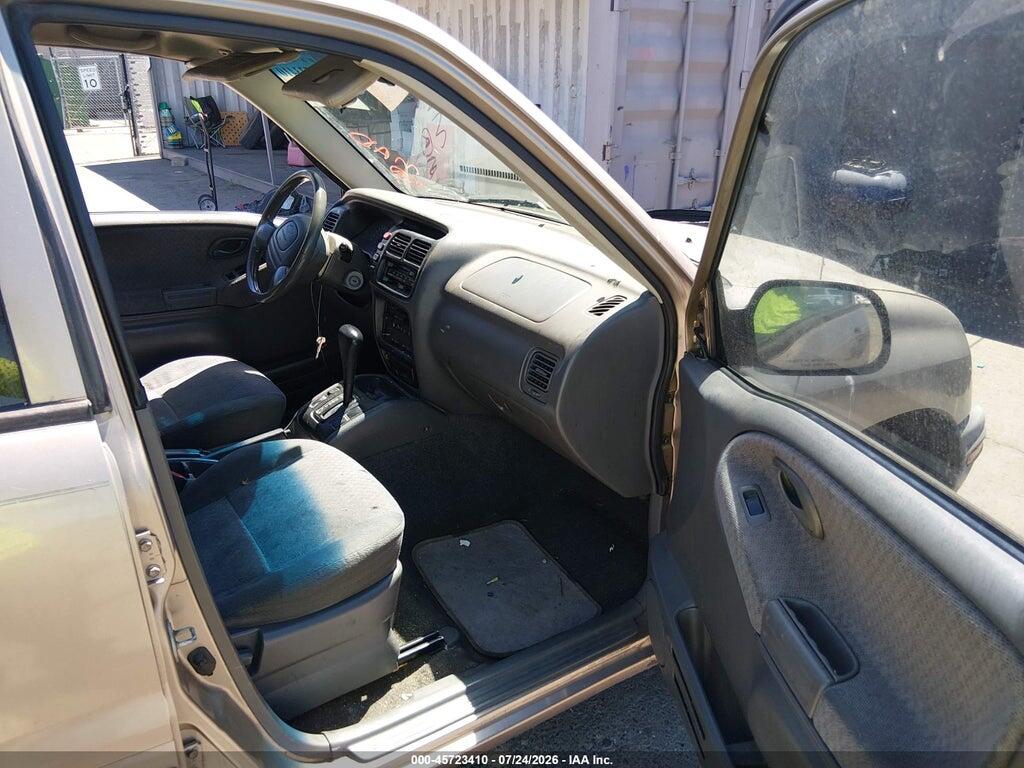 2CNBE13C626942162 2002 CHEVROLET TRACKER photo no. 5