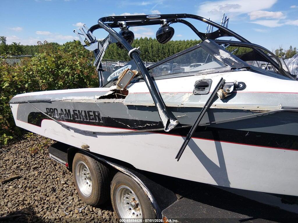 00000BWYMX075D090 1990 BLUE WATER PRO AM SKIER BOAT photo no. 11