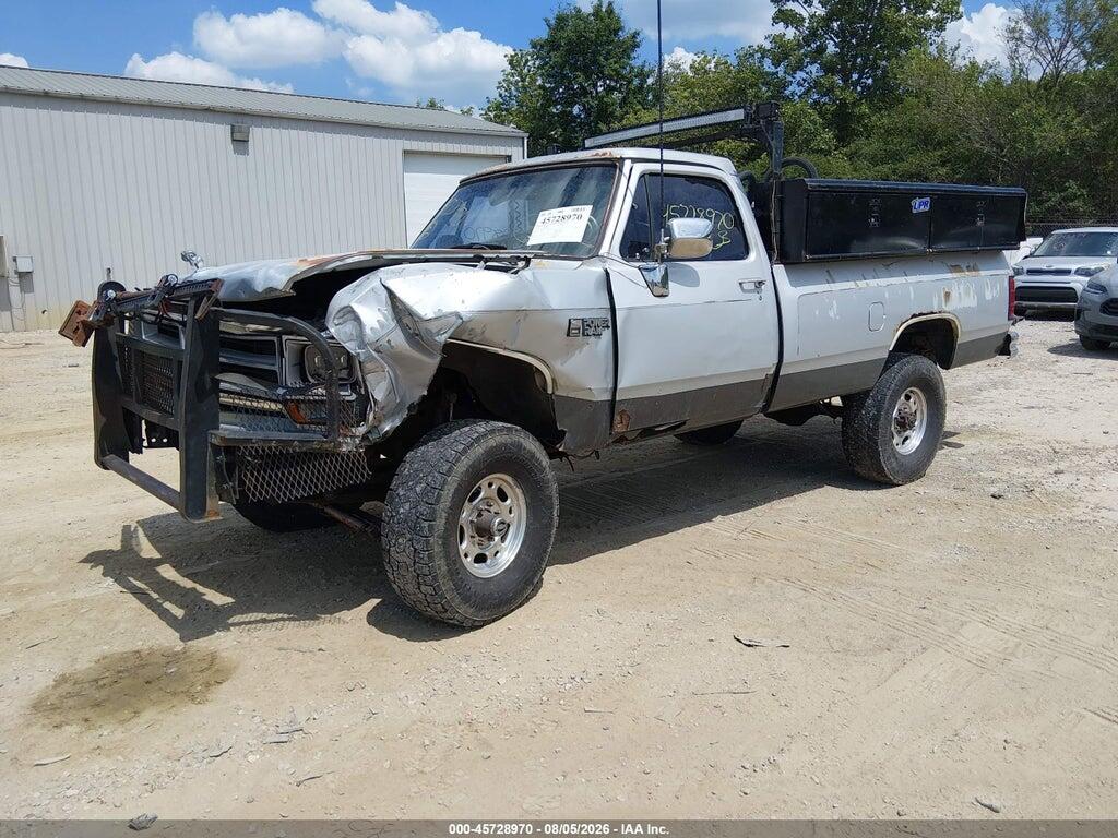 1B7KM26Z2LS671290 1990 DODGE W-SERIES photo no. 2