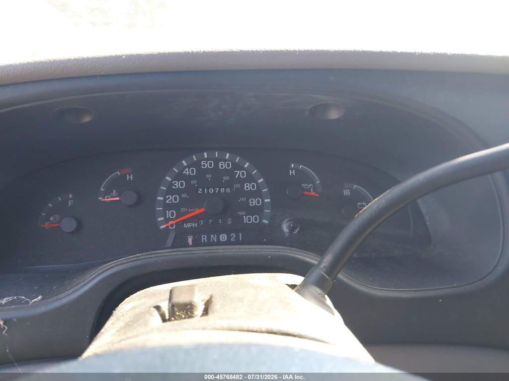 1FTSE34S32HB16479 2002 FORD E-350 SUPER DUTY photo no. 7