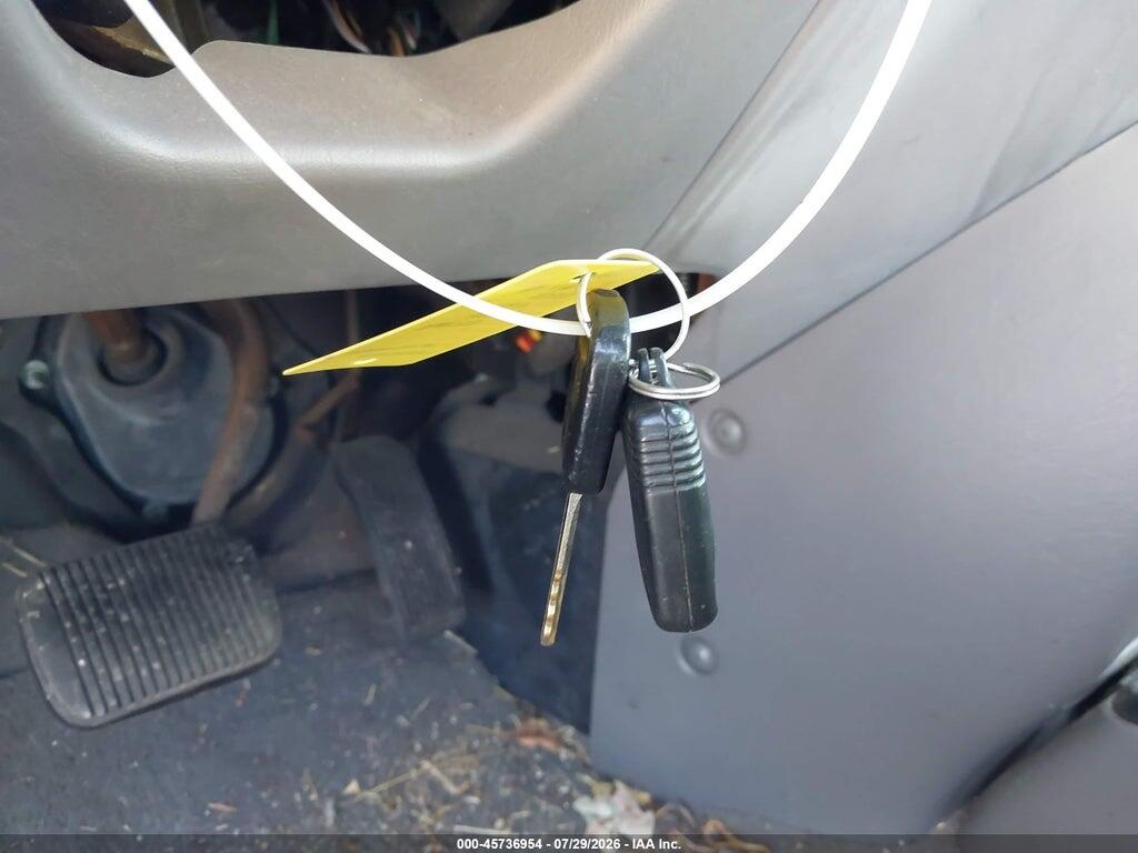 1FMCU04102KA69097 2002 FORD ESCAPE photo no. 11
