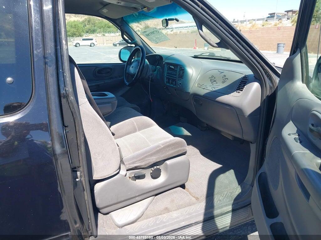 1FTRX17W42NA25704 2002 FORD F-150 photo no. 5