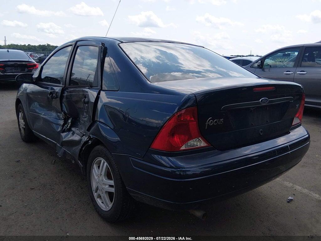 1FAFP34342W262444 2002 FORD FOCUS photo no. 3