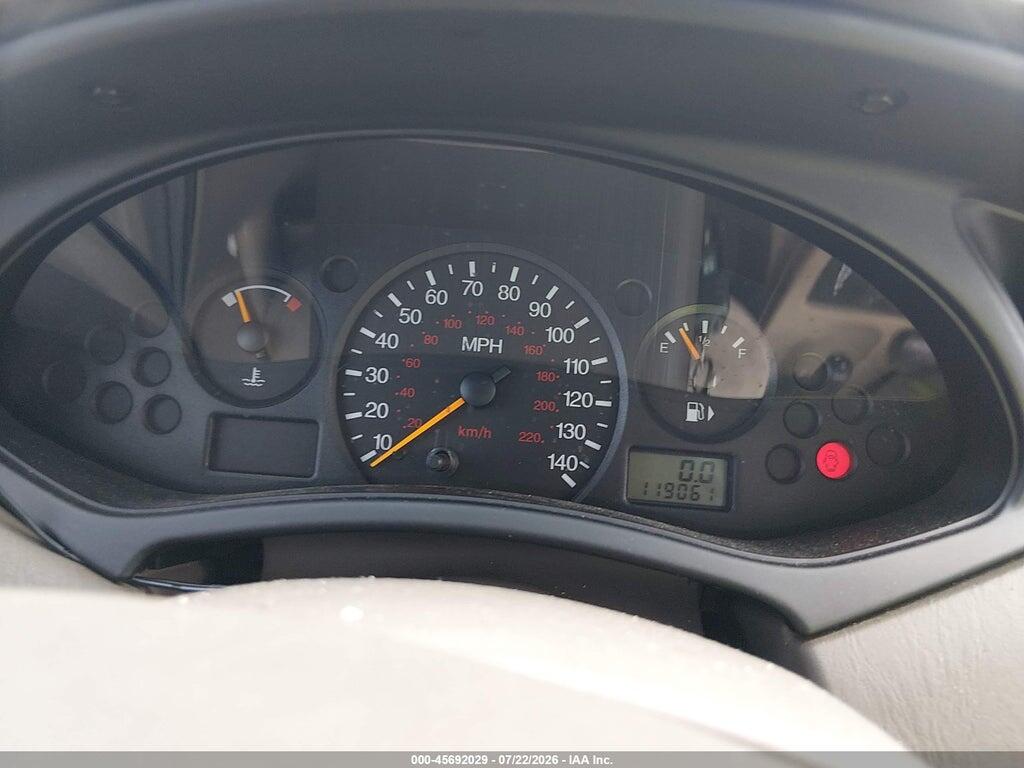 1FAFP34342W262444 2002 FORD FOCUS photo no. 7