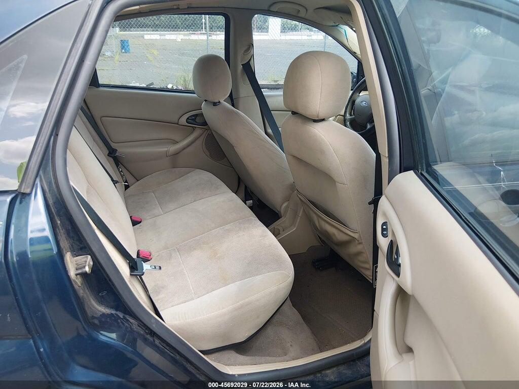 1FAFP34342W262444 2002 FORD FOCUS photo no. 8