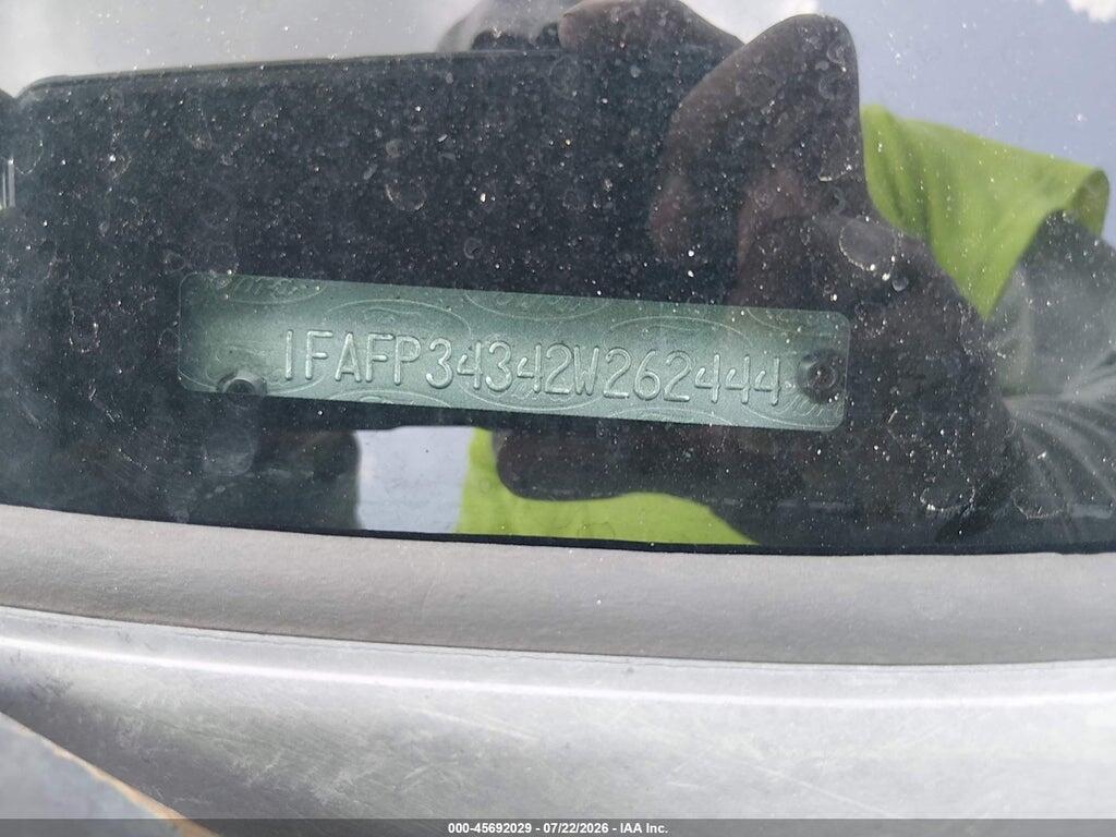 1FAFP34342W262444 2002 FORD FOCUS photo no. 9