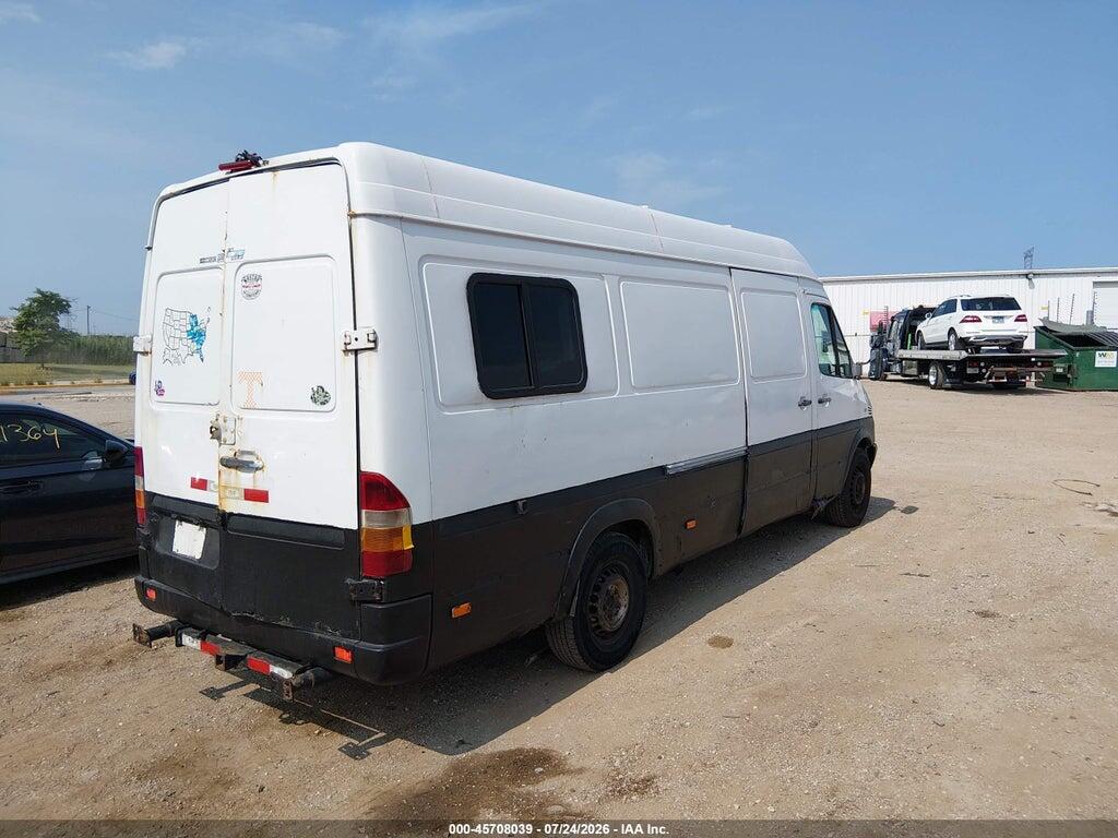 WD2PD744945685132 2004 DODGE SPRINTER VAN 2500 photo no. 4