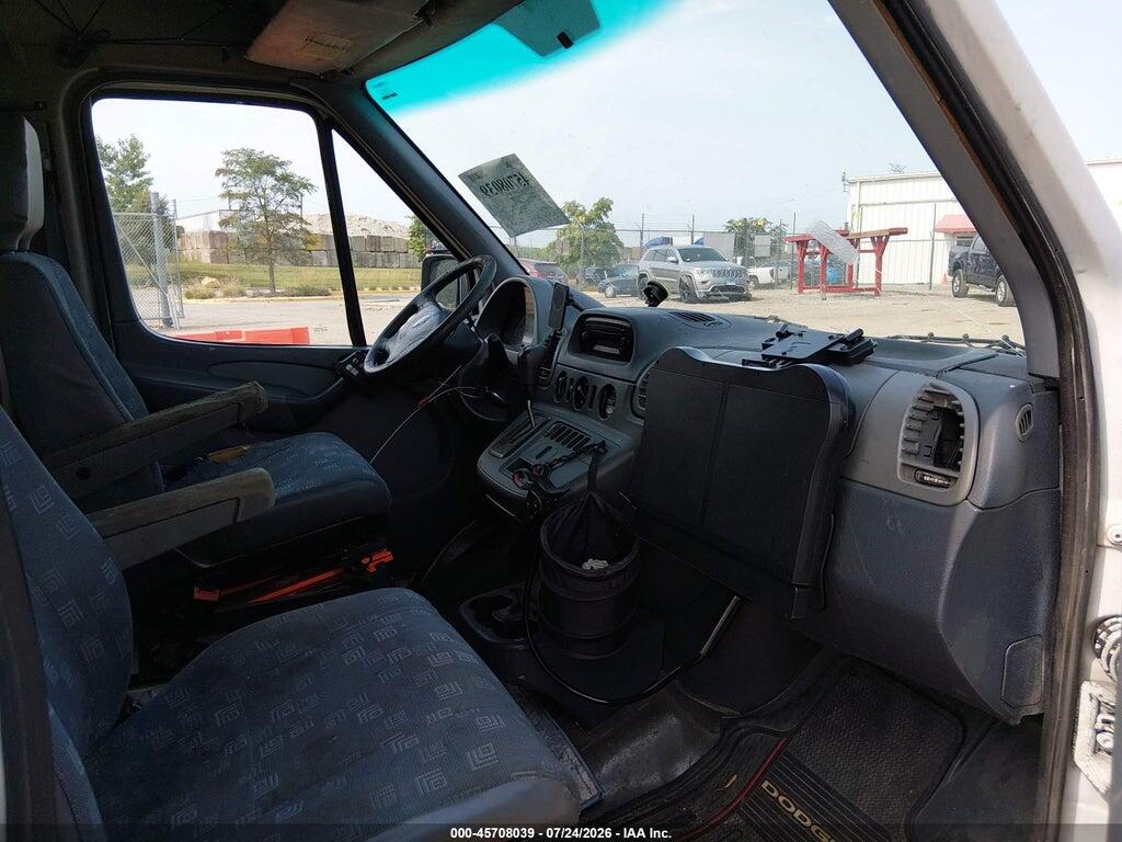 WD2PD744945685132 2004 DODGE SPRINTER VAN 2500 photo no. 5