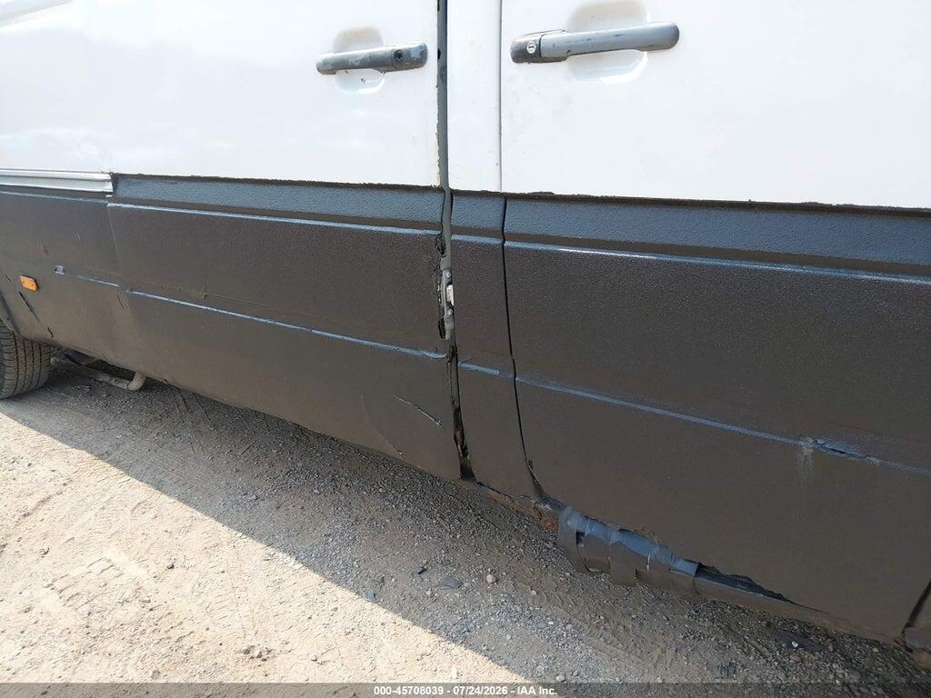 WD2PD744945685132 2004 DODGE SPRINTER VAN 2500 photo no. 6