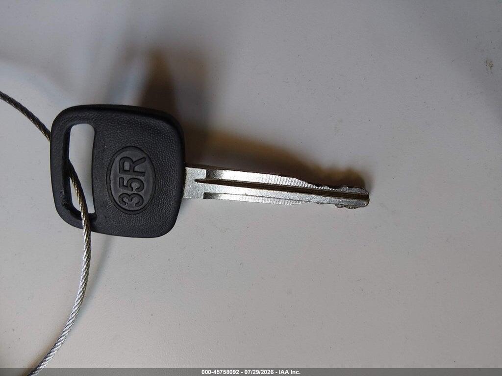 JTLKT324664062249 2006 SCION XB photo no. 11