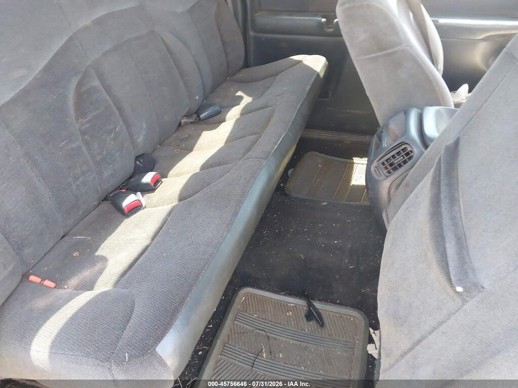 1GTGK29U22Z331056 2002 GMC SIERRA 2500 photo no. 8