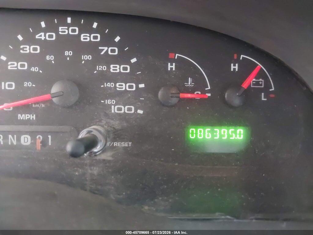 1FTNE24W44HB53571 2004 FORD E-250 photo no. 7