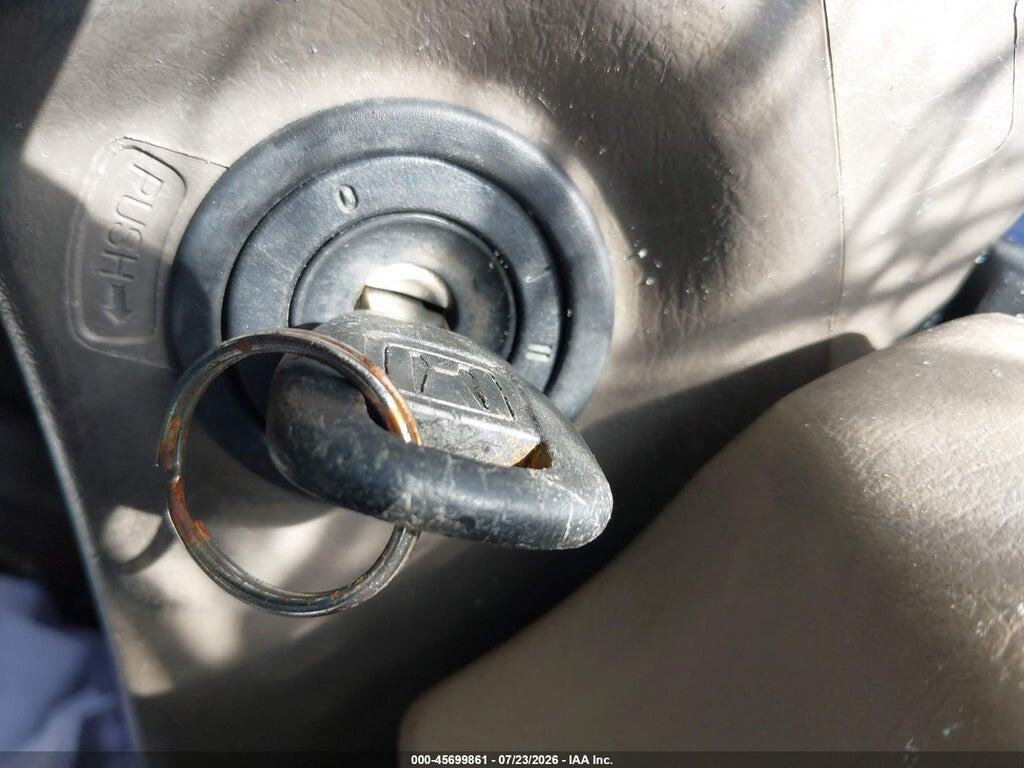 1HGCG16552A057827 2002 HONDA ACCORD photo no. 11
