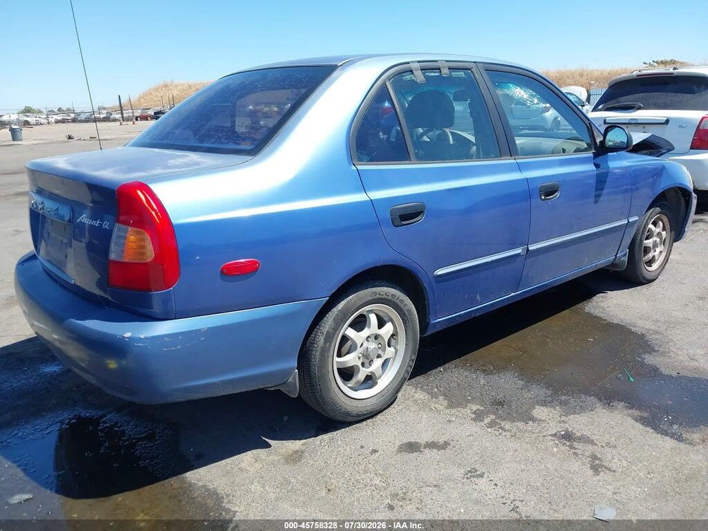 KMHCG45C62U332826 2002 HYUNDAI ACCENT photo no. 4