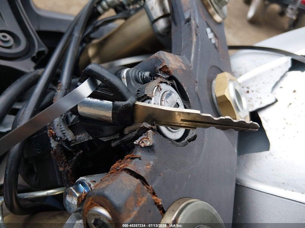 JS1GN7DAX62118334 2006 SUZUKI GSX-R600 photo no. 11