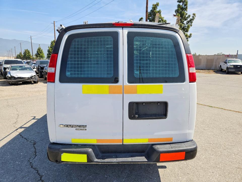 2016 CHEVY EXPRESS 2500-R&D-CLN TITLE-PRI FLEET — Фото 6 из 13