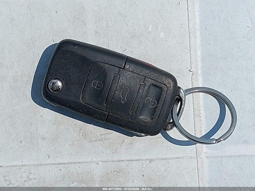 3VWSF31Y46M330739 2006 VOLKSWAGEN NEW BEETLE photo no. 11