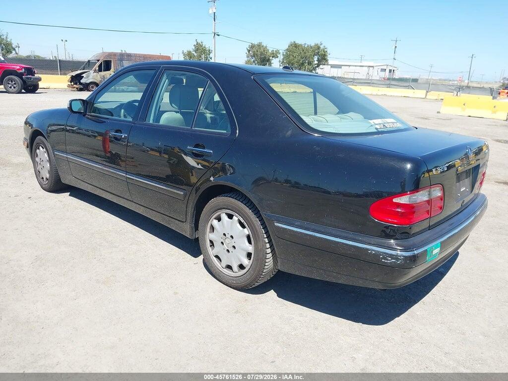 WDBJF82J92X072010 2002 MERCEDES-BENZ E 320 photo no. 3
