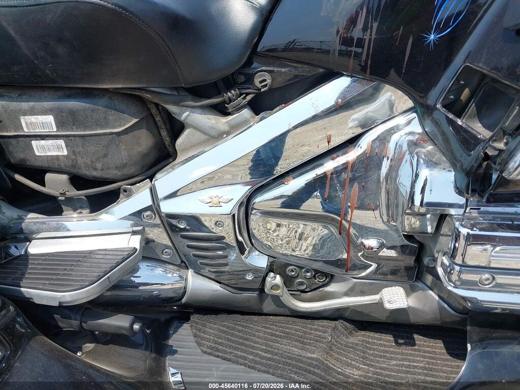 1HFSC47034A304684 2004 HONDA GL1800 photo no. 8