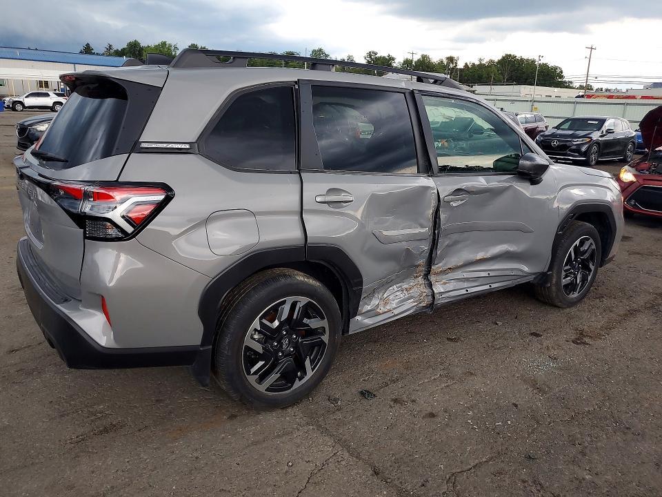 2025 SUBARU FORESTER LIMITED — Фото 3 из 14
