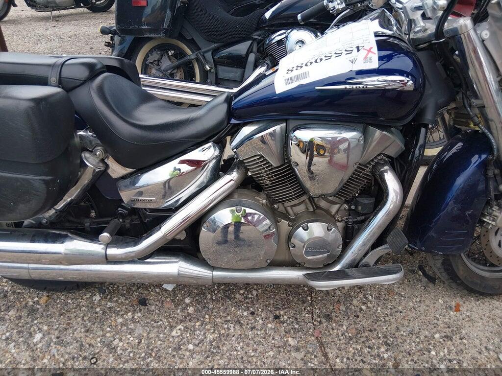 1HFSC52084A106745 2004 HONDA VT1300 photo no. 8
