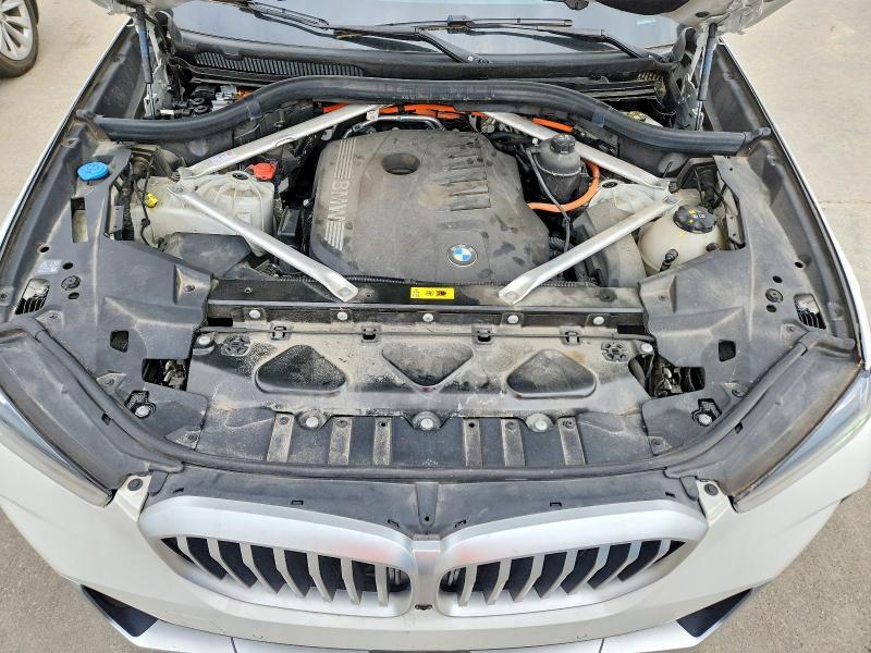 2025 BMW X5 XDRIVE50E — Фото 12 из 13