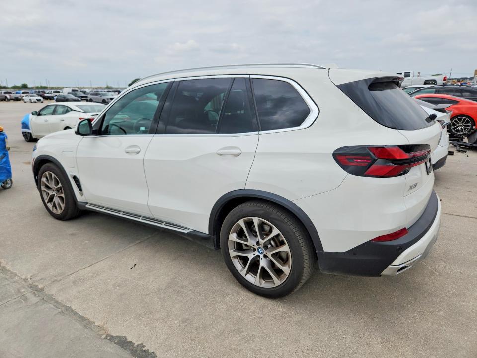 2025 BMW X5 XDRIVE50E — Фото 2 из 13